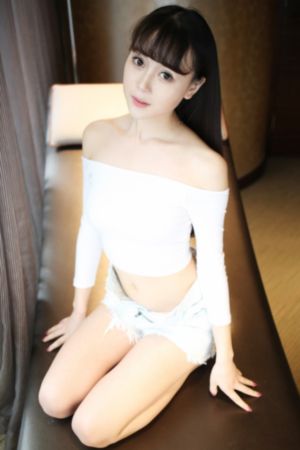 少妇和快递员在电梯做爰小说